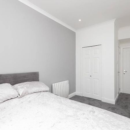 City Centre 2 Bedroom Flat Перт Екстер'єр фото